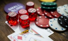 Gratis spins er en populær form for casino bonus, der tilbydes af mange online casinoer i dag