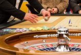 Bridge er et fascinerende og udfordrende kortspil, der tiltrækker mange casino- og spilentusiaster